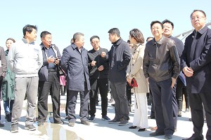 乌兰察布市：成功举办春耕春播农业机械现场演示会