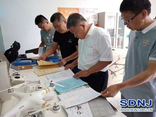济宁市农机中心宋继清调研员到邹城市指导示范县创建工作（图）