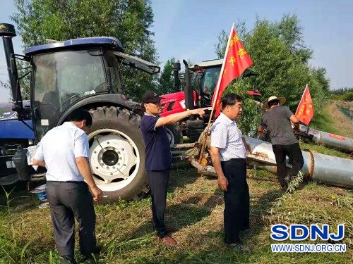 桓台县农机服务中心前往救灾一线慰问指导（图）