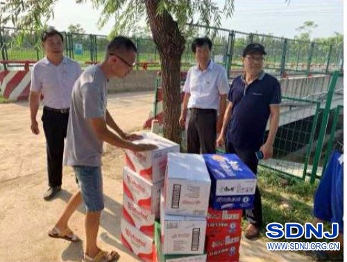 桓台县农机服务中心前往救灾一线慰问指导（图）