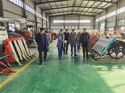 郯城县农机中心组织相关人员赴溧阳市海斌农机专业合作社考察学习3.jpg
