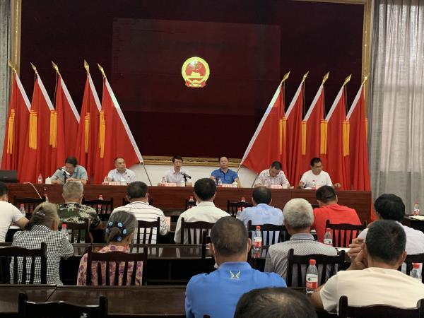 3上党课和农机政策技术培训