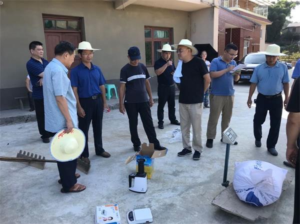 2.专家组进行机收测产